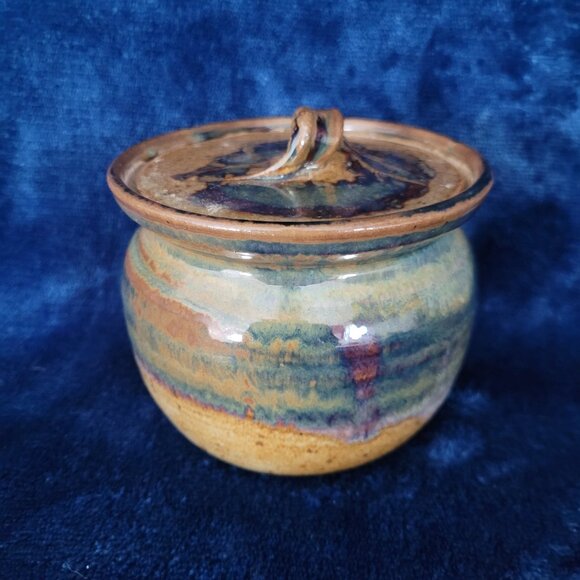 Pottery pot with lid - Picture 4 of 11
